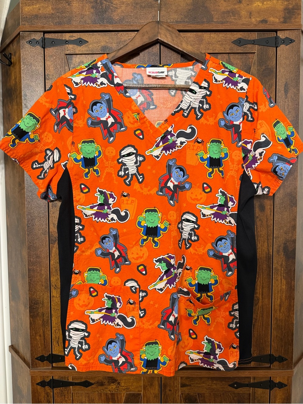 Scrubstar Women’s Large Halloween Scrub Top Monsters Witch Dracula Orange